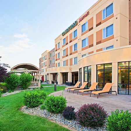 Courtyard Louisville Northeast Екстериор снимка