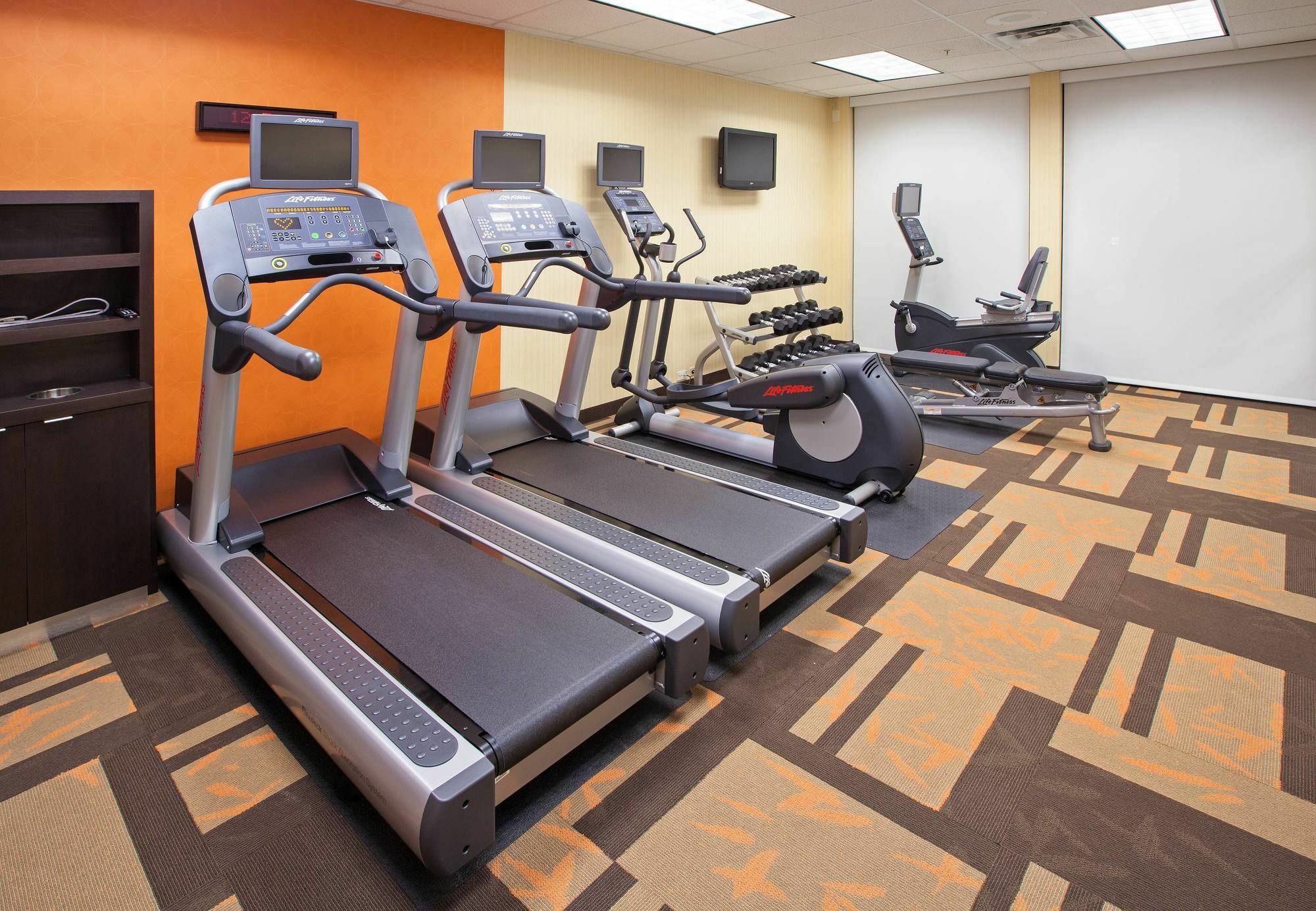 Courtyard Louisville Northeast Екстериор снимка